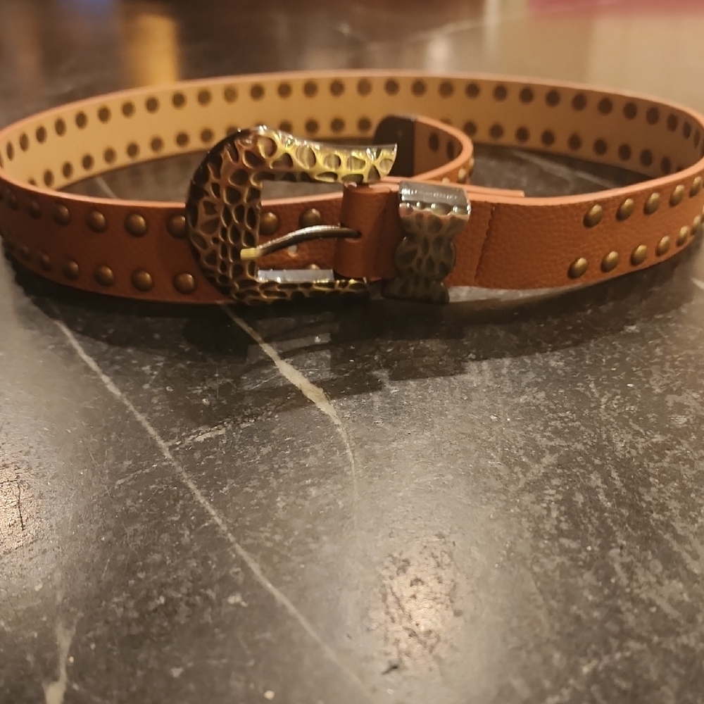 NWOT VENUS Brown Studded Belt With Hammered Metal Buckle Sz Medium
